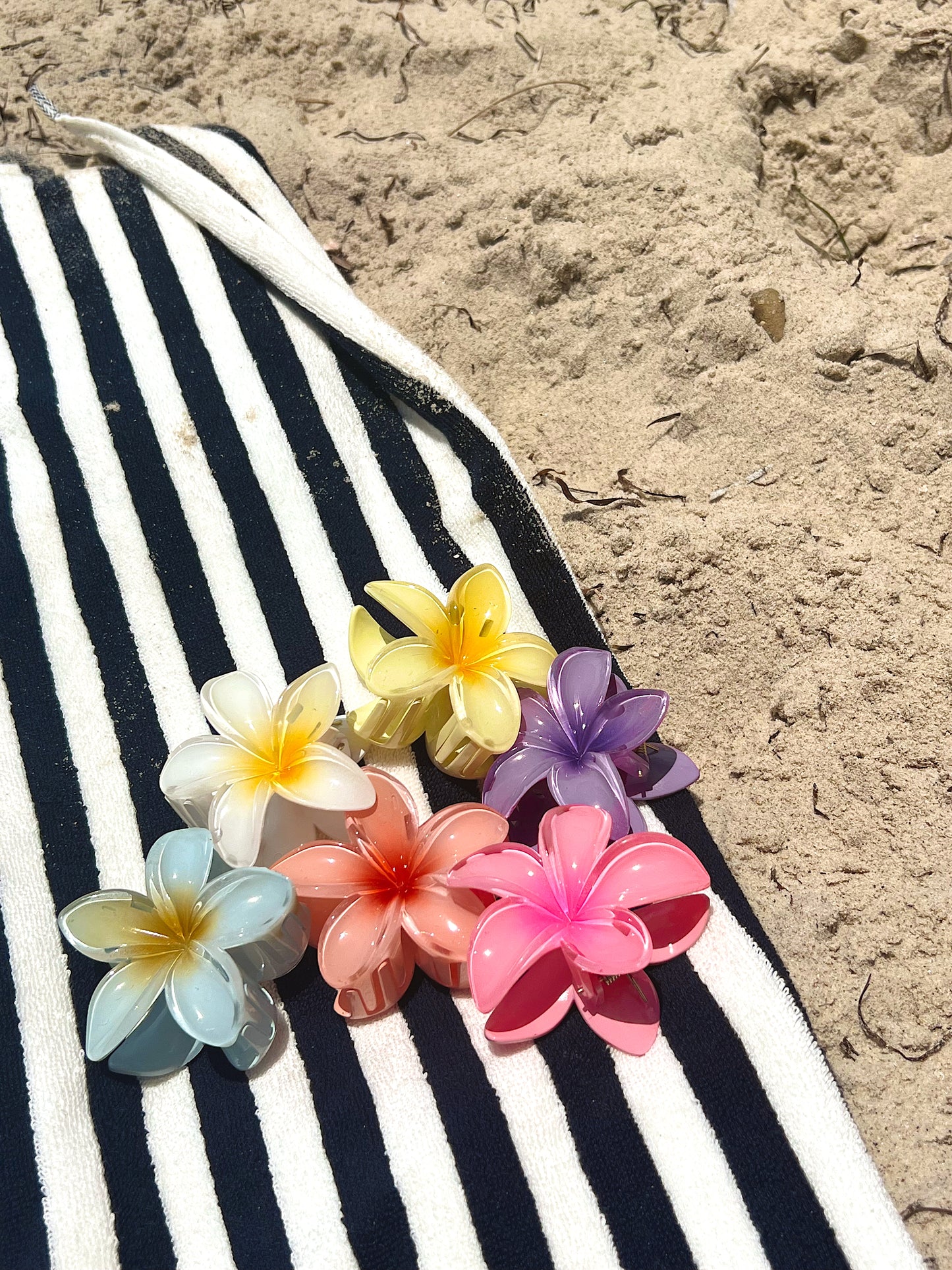 Frangipani Claw Clip